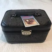 NWT VTG Ladies Vanity Train Case