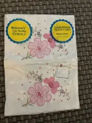 VTG Pair Belcrest’s Embroidered Appliqué Pillow Cases Floral Percale 126073 NOS