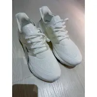 在飛比找蝦皮購物優惠-adidas 愛迪達38號半 白色跑步鞋 休閒鞋 運動鞋 F