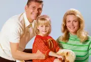 Samantha Tabitha & Darrin Stevens from BEWITCHED Picture Photo Print 13"x19"