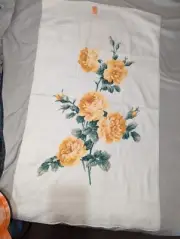 VINTAGE XL ST. MARYS BATH TOWEL WHITE W/ YELLOW FLOWERS from AMES 100% COTTON