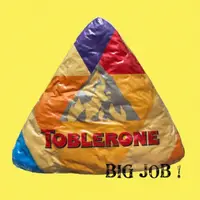 在飛比找蝦皮購物優惠-瑞士三角巧克力 》抱枕 TOBLERONE 全新 抽真空 造