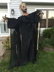 PROFESSIONAL LIFESIZE SKULL ZOMBIE GHOUL SKULL HANGING GRAVE DECAYED BLACK PROP