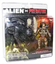 Alien VS. Predator NECA Exclusive Action Figure 2 Pack Alien Vs. Predator