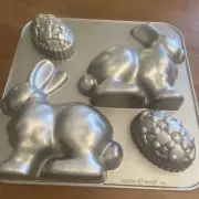 Large Nordicware Standing Bunny/ Fluted Eggs Cake pan Mint!