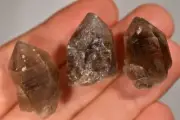 3 *AUSTRALIAN* SMOKEY QUARTZ Crystals 2-3cm 23g Torrington Smoky Phantom