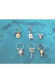 set of 6 wine glass charms to identify wine glasses