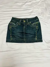 在飛比找Yahoo!奇摩拍賣優惠-Levi’s牛仔短裙