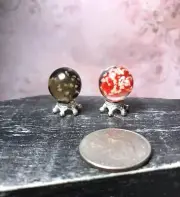 DOLLHOUSE MINIATURE 2 CRYSTAL BALLS GLOW IN THE DARK