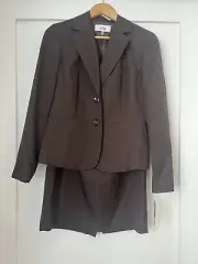 Le Suit Skirt Suit Size 8 Brown 2-piece