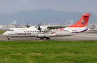 在飛比找Yahoo!奇摩拍賣優惠-*飛行夢想家**復興航空&ATR-72-600&1:100&