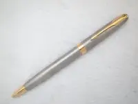 在飛比找Yahoo!奇摩拍賣優惠-A890 派克 法國製 商籟 鈦色烤漆金夾高級原子筆(9成新