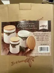 3 piece Heavy ceramic canister set W/bamboo Lids Christmas Holiday Design New