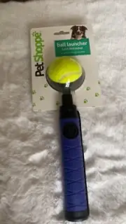 PET SHOPPE BALL LAUNCHER WITH EXTENDABLE ARM NEW