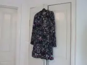 Ladies DressSize 16 Yumi Long Sleeves Collar into a V 2 buttons at front. Navy