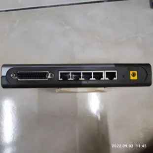 D-link 5 孔 DI-704P 寬頻有線路由器（帶舊式 printer port)