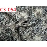 在飛比找蝦皮購物優惠-布料 短絨毛豹紋布 (特價10呎300元)【零碼布尋寶市集】