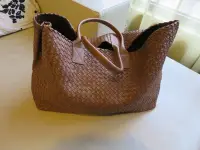 在飛比找Yahoo!奇摩拍賣優惠-[熊熊之家3] 保證正品 Bottega Veneta BV