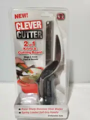 CLEVER CUTTER 2 IN 1 KNIFE AND CUTTING BOARD