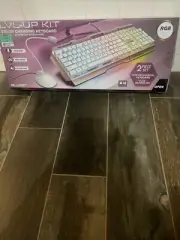 Level Up Kit Plugz Color Changing Keyboard. Box Is Ripped .pics To Show