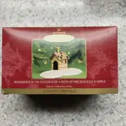 Hallmark Keepsake Ornament Woodstock On Doghouse Snoopy Christmas 2000 Peanuts
