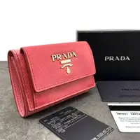 在飛比找蝦皮購物優惠-近全新 PRADA 短夾 Saffiano皮革 Mini 日