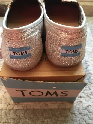 TOMS銀白色休閒鞋