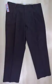 Dockers Iron Free Cotton Khaki Pleated Classic Fit Men’s Gray Trouser Pants