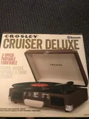 Crosley Cruiser Record Player 3 speed Bluetooth new box herringbone