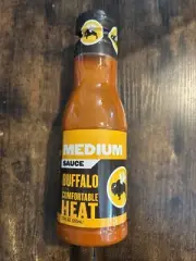 Buffalo Wild Wings Medium Buffalo Spicy Spice Hot Sauce BBQ Chicken Wings 12oz