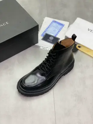 Versace同步最新款 頂級版市場最的VERSACE高幫商務皮鞋， 接受材質對比 鞋型對比 工藝對 EUR-43393