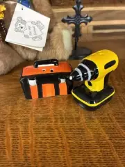 Cracker Barrel Drill & Toolbox Mini Salt & Pepper Shakers - Set