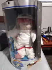 The OFFICIAL CABBAGE PATCH KIDS YOUNG ASTRONAUT OUT OF THIS WORLD ( RARE )