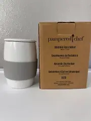 Pampered Chef White Microwave Ceramic Egg Cooker New in Box