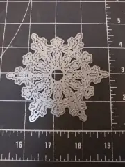 Universal Die Cut Tool Thin Metal Emboss XL6 Winter snowflake ornament Christmas