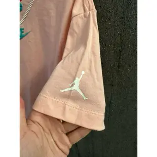 Nike Jordan 粉色項鍊短袖上衣