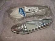 NEW DR SCHOLL'S SILVER METALLIC LOAFERS SIZE 9 M Comfortable NEW IN PACKAGE