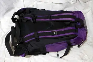 Beebub 大型後背包，二手堪用零件品登山背包 電腦背包 背包客旅行 可放筆電 減壓揹帶背包(NIKE愛迪達參考