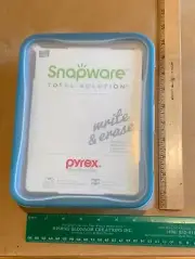 Pyrex Write & Erase 6 Cup Snapware Total Solution Glass Bake & Store-4 Latches