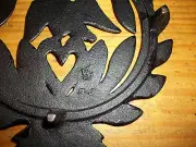VINTAGE CAST IRON KITCHEN TRIVET - EAGLE & HEART DESIGN - GREAT SHAPE