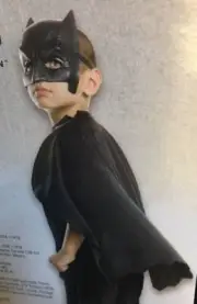 Halloween Batman vs Superman 1/2 Mask & Cape Kid Size 6 Plus OSFM - NEW