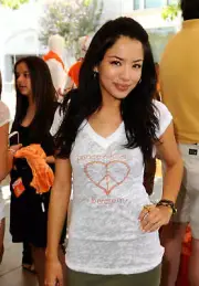 Actress Stephanie Jacobsen at the Race To Erase MS fundraiser held- Old Photo
