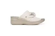 Bzees Smile Wedge - Cream