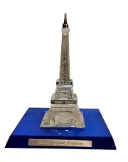 VTG CRYSTAL & SILVER PAPER WEIGHT EIFFEL TOWER FRANCE, 3D Laser Etched Glass