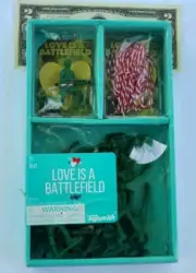 Toysmith Love Is A Battlefield Toy Plastic Army Soldiers Never Opened SOLDIER