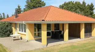 Comfortable Holiday Home in Hals with Whirlpool