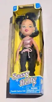 2004 Target Exclusive Sassy Holly Posable Fashion Doll