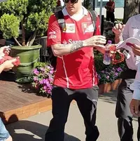 在飛比找Yahoo!奇摩拍賣優惠-2017新款 f1賽車服 Ferrari 法拉利車隊服 男短