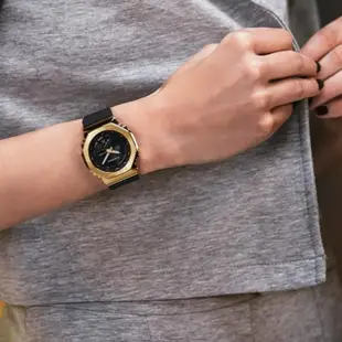 【CASIO 卡西歐】G-SHOCK 時尚經典八角形農家橡樹金屬錶殼雙顯錶-黑金(GM-S2100GB-1A 情侶錶)