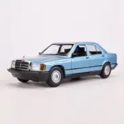 Bburago 1:24 Blue 190E 2.6 Sedan Classic Sport Model Toy Diecast Metal Car
